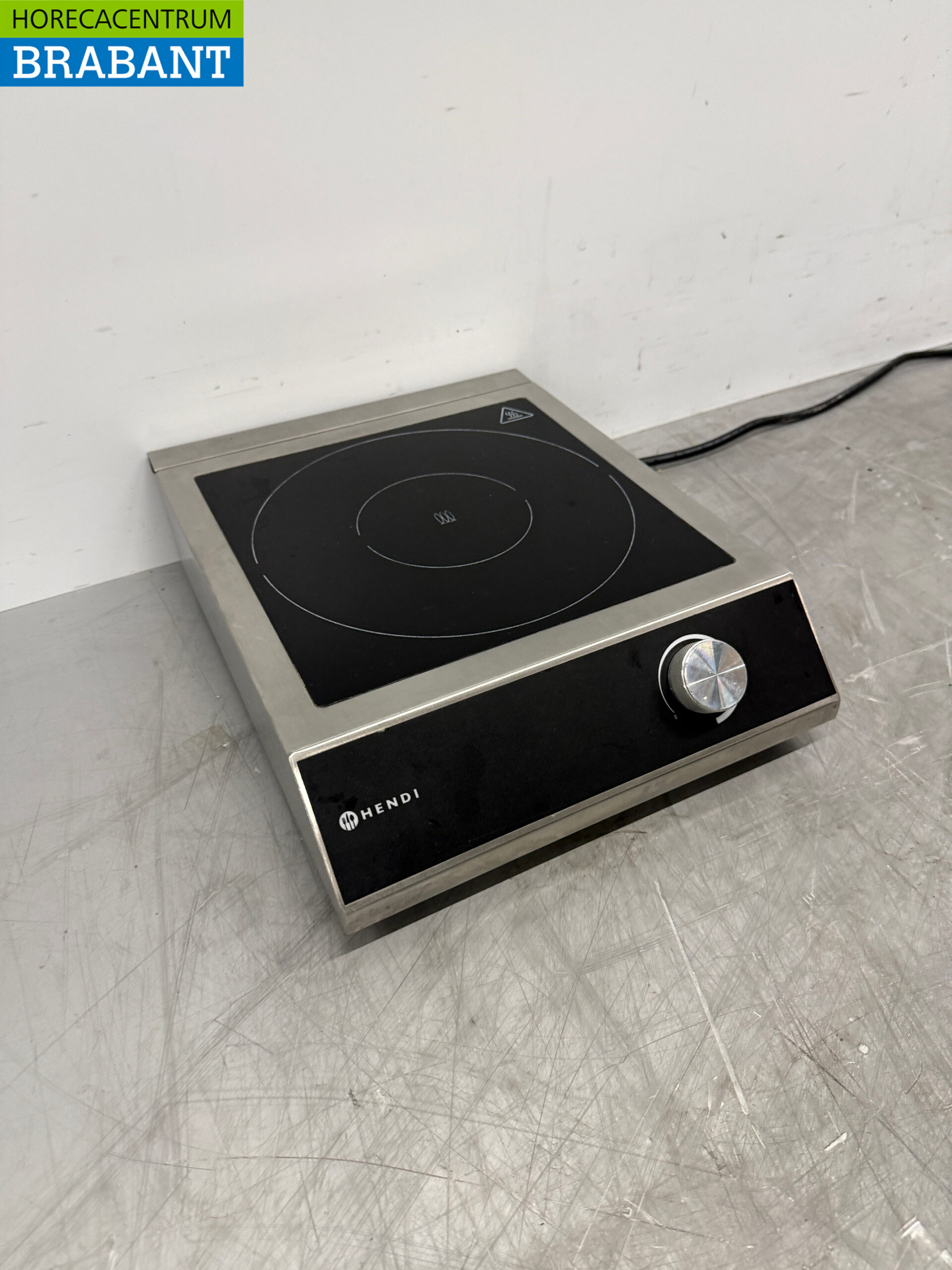 Plaque de cuisson à induction Hendi en acier inoxydable, 3,5 kW, 230 V, pour la restauration – Image 3