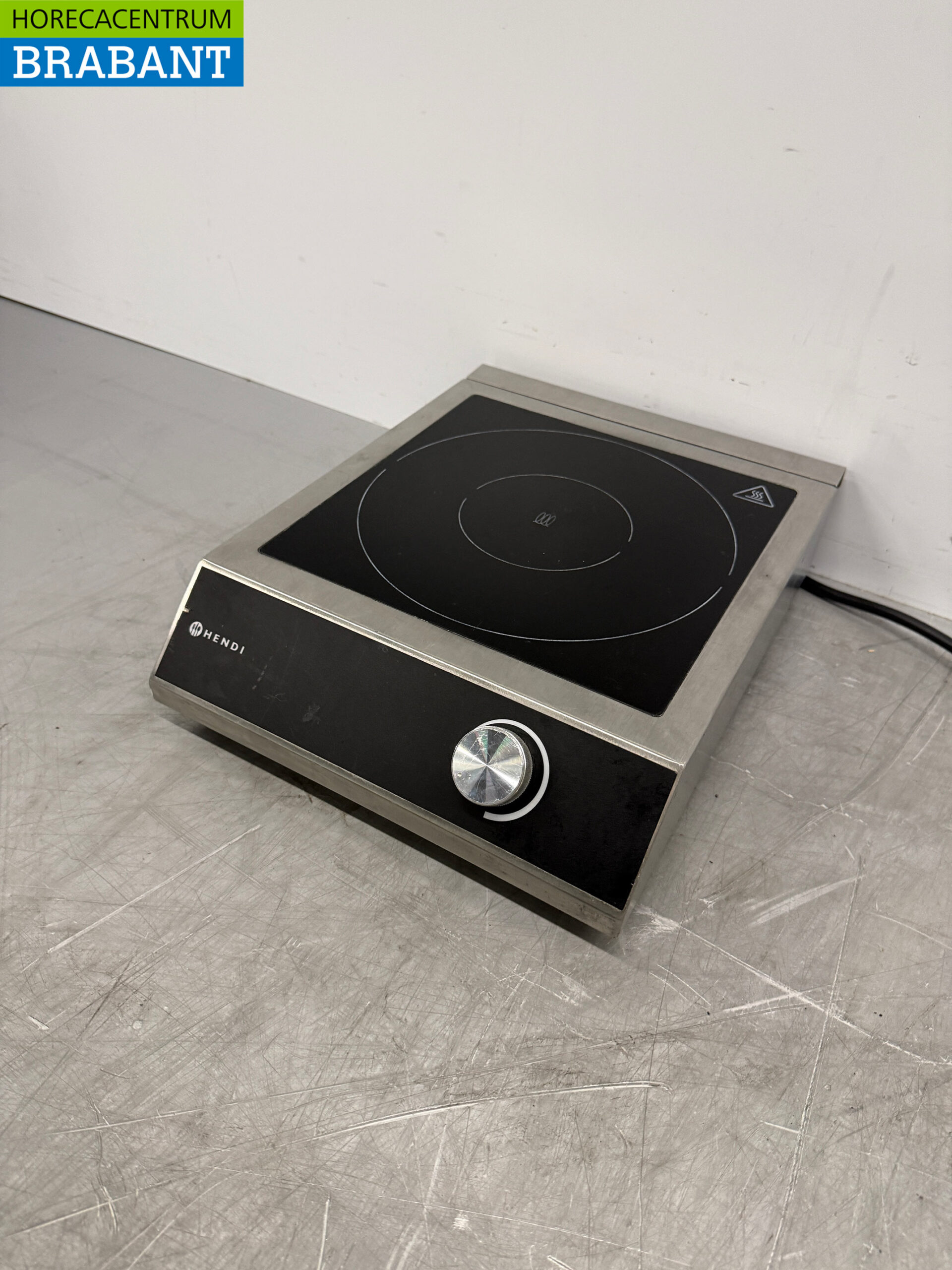 Plaque de cuisson à induction Hendi en acier inoxydable, 3,5 kW, 230 V, pour la restauration – Image 2