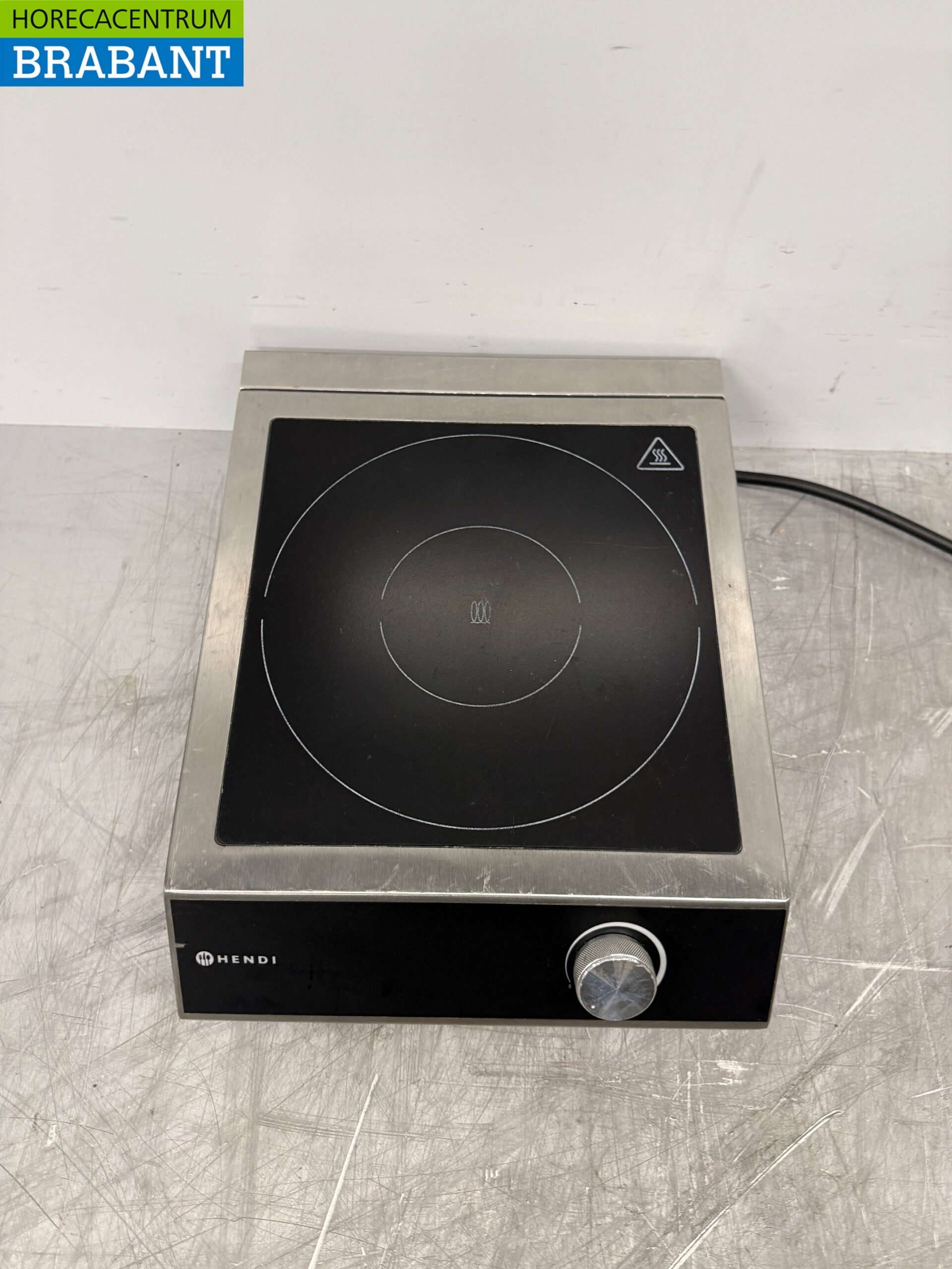 Plaque de cuisson à induction Hendi en acier inoxydable, 3,5 kW, 230 V, pour la restauration – Image 4
