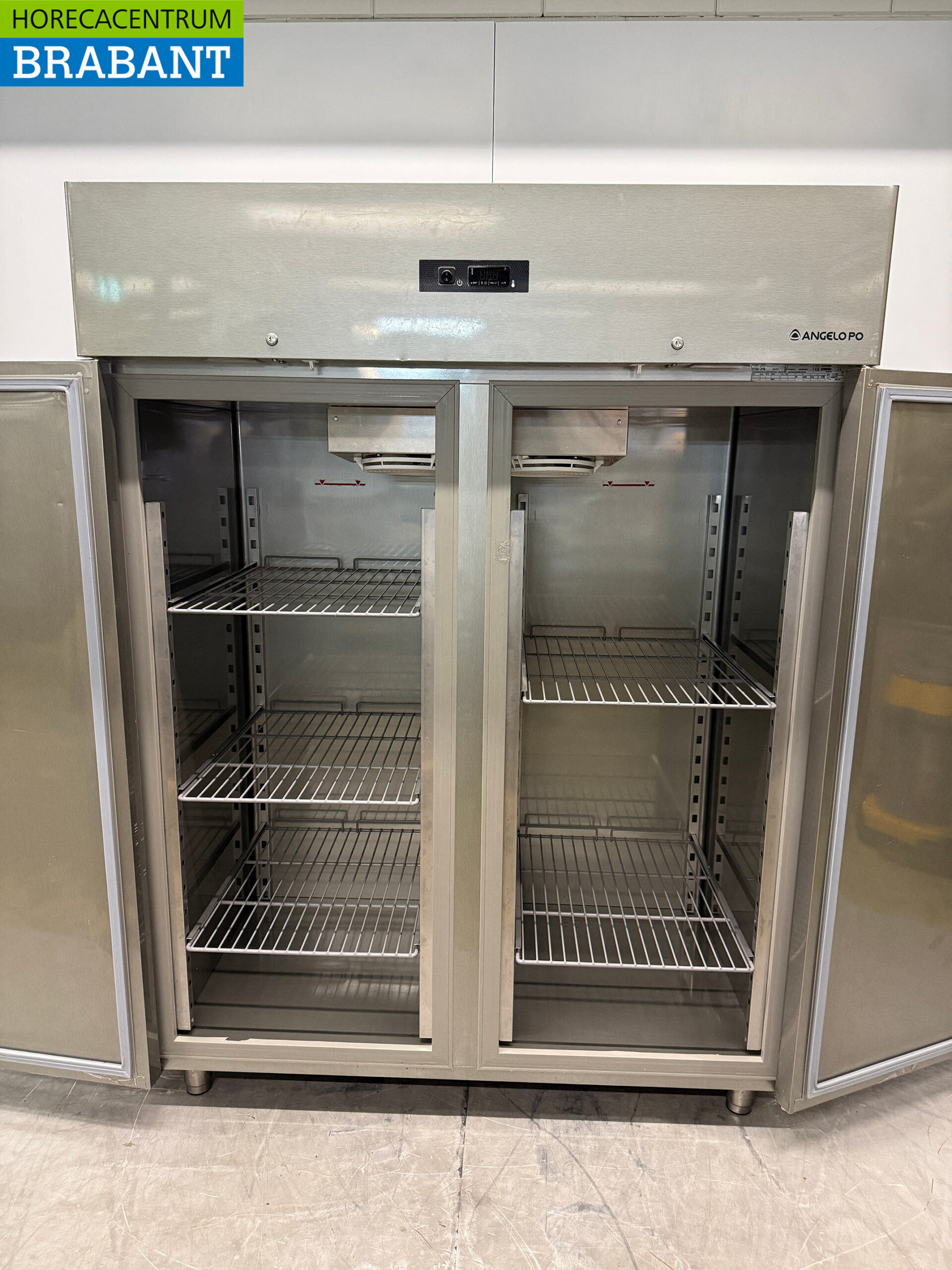 Congélateur Angelo Po à double porte, 1 400 litres, 230 V, pour la restauration – Image 4