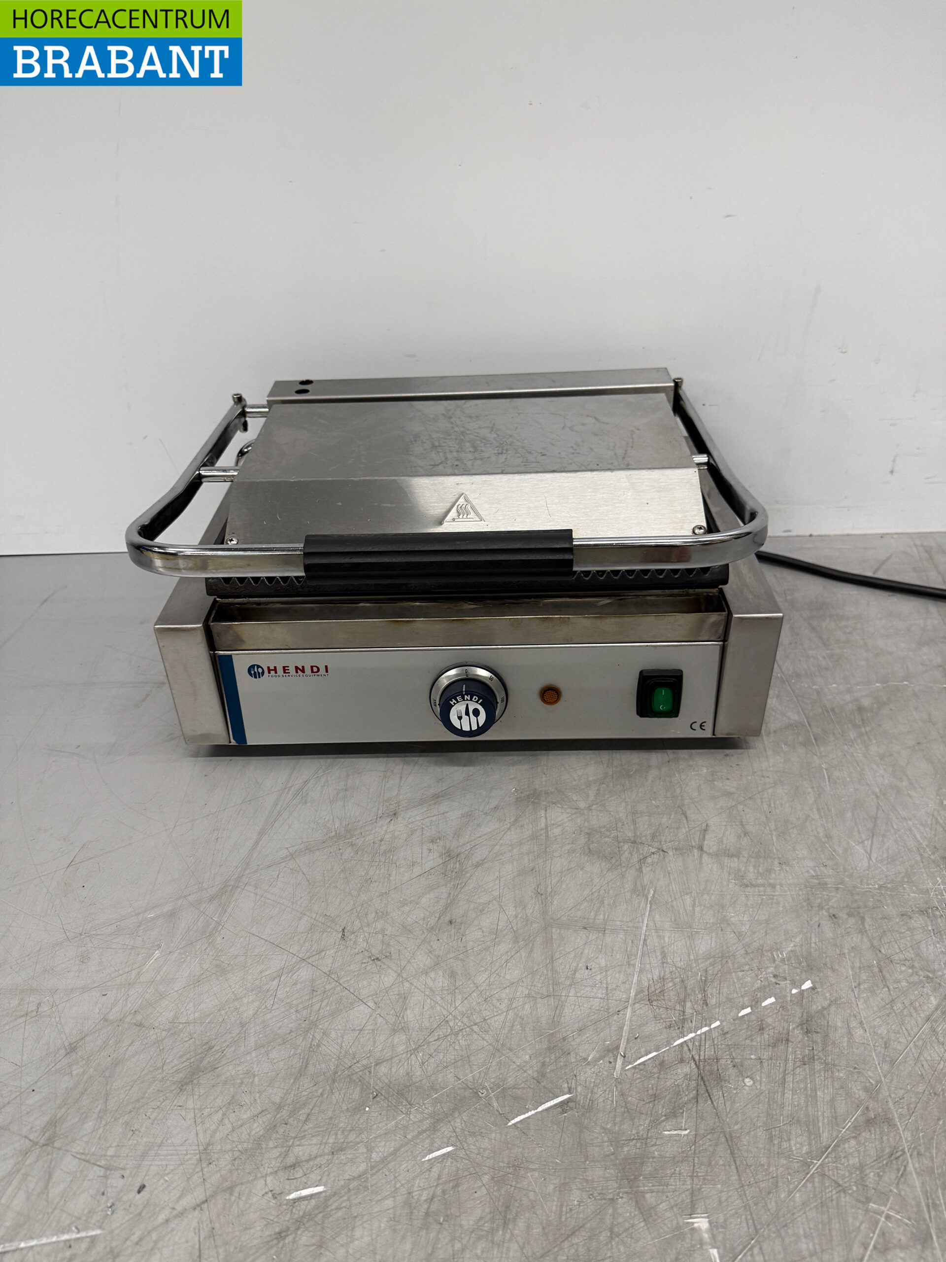Grill de contact Hendi en acier inoxydable, grill à panini, surface striée, 230 V, pour la restauration