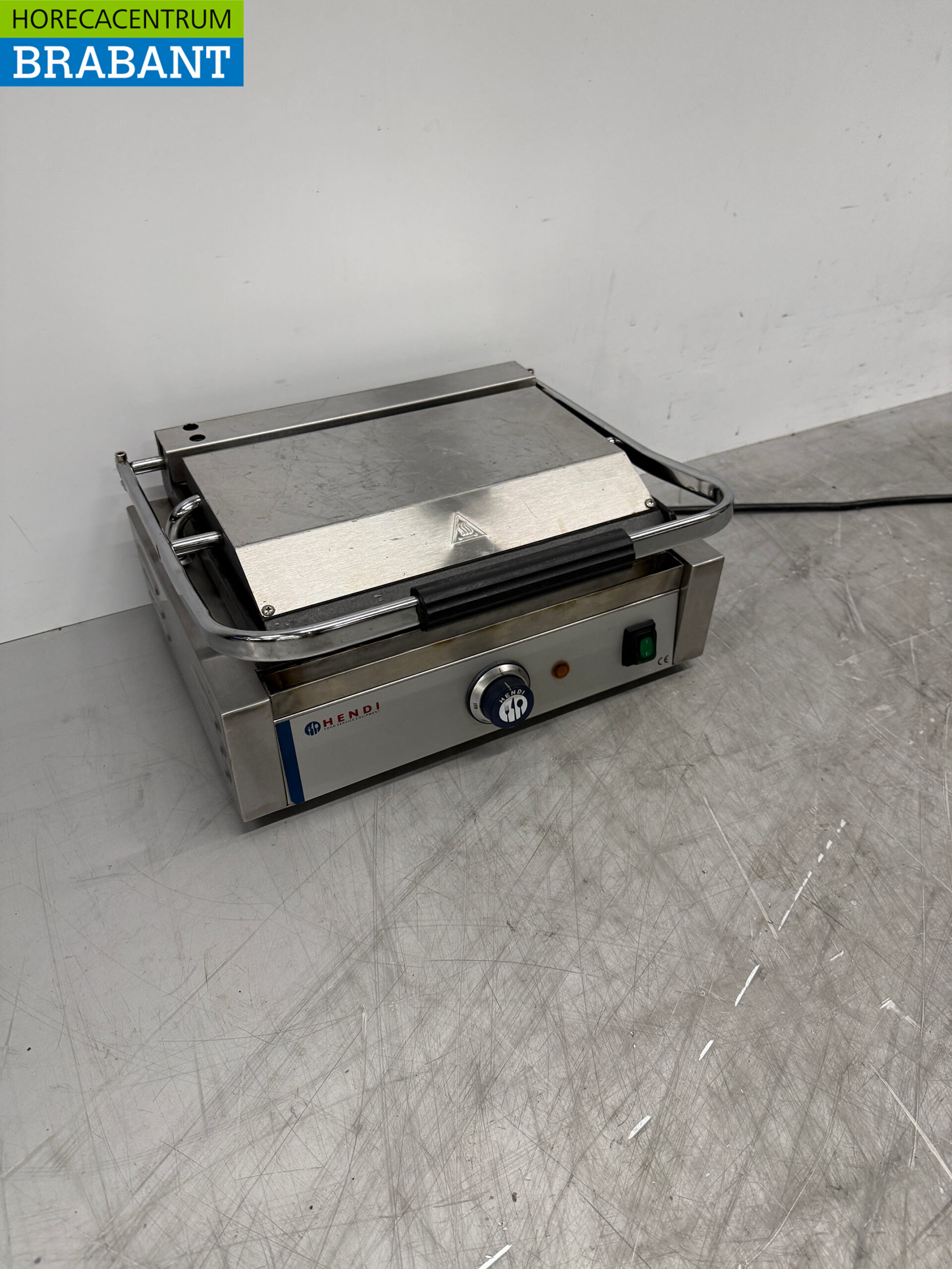 Grill de contact Hendi en acier inoxydable, grill à panini, surface striée, 230 V, pour la restauration – Image 3