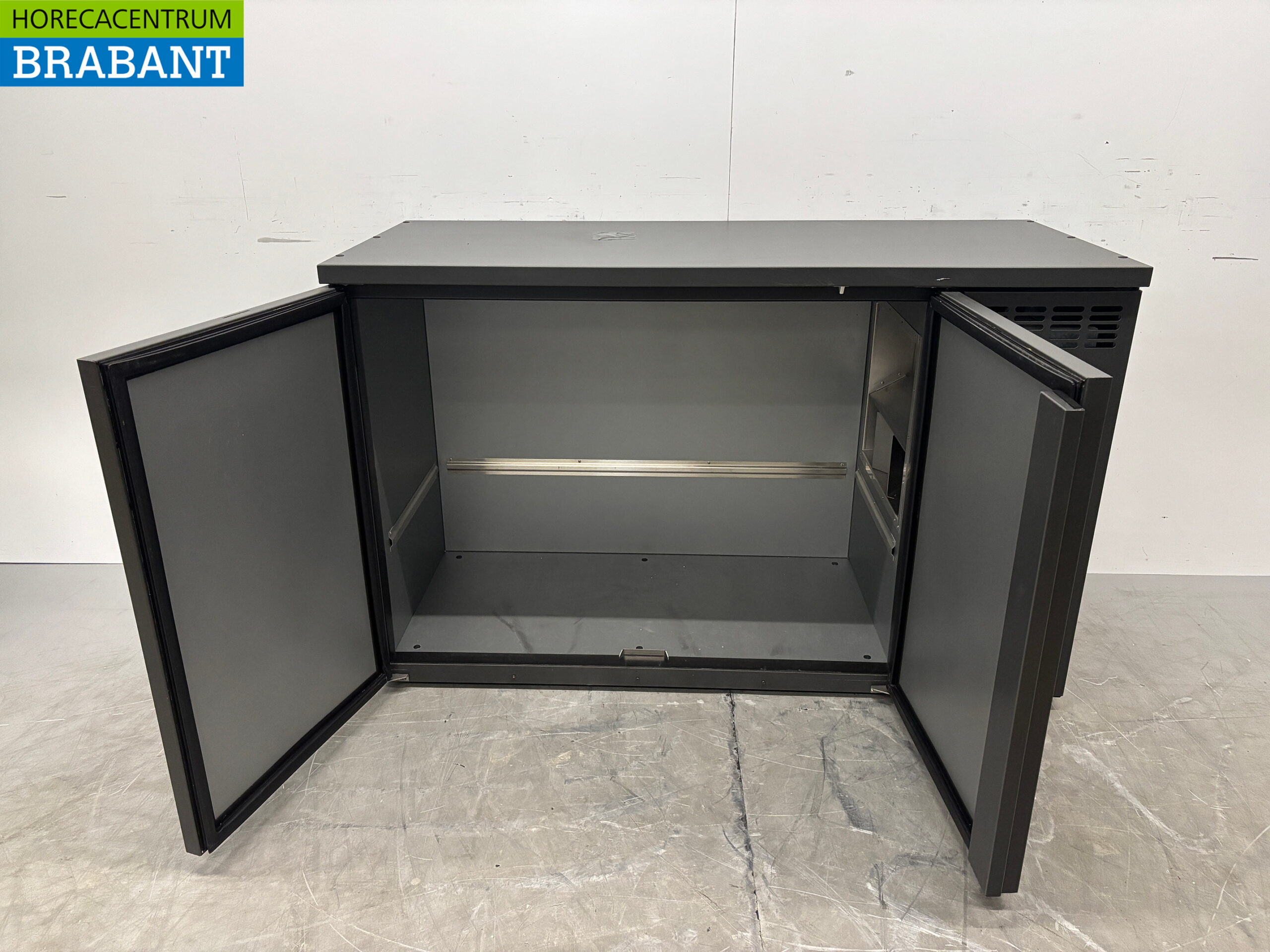 Refroidisseur de fûts Serrco, 8 fûts de 20 litres, 135 cm, 230 V, secteur de la restauration – Image 4