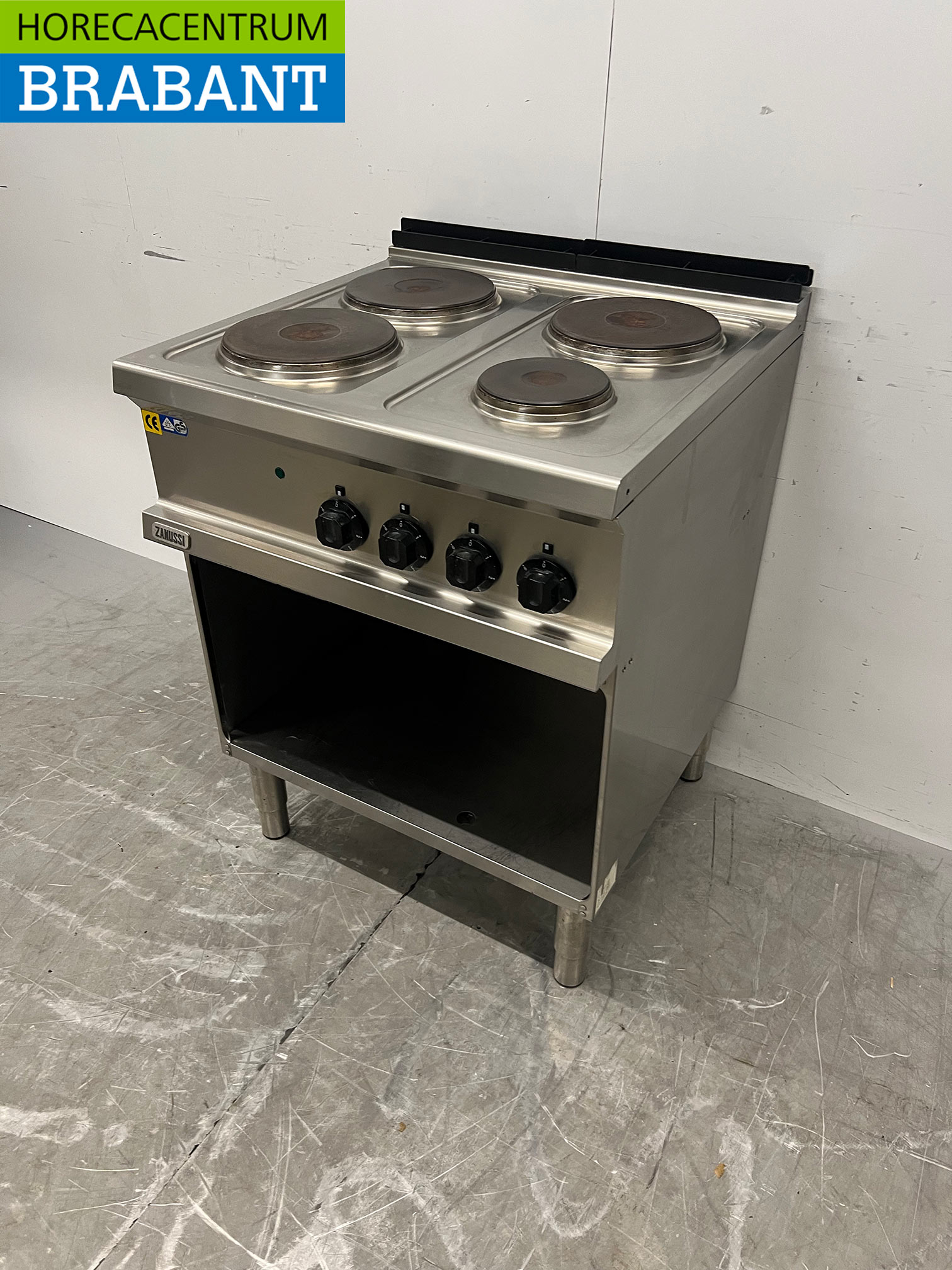 Cuisinière électrique Zanussi en acier inoxydable, 4 feux, 70 cm, 400 V, pour la restauration – Image 2