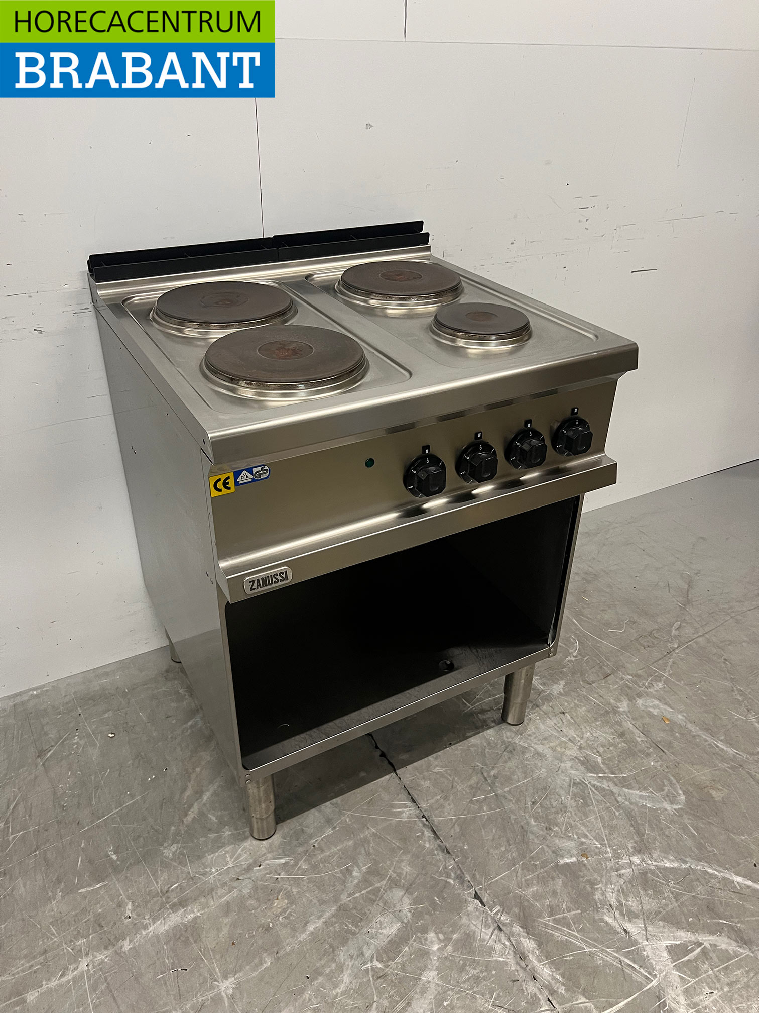 Cuisinière électrique Zanussi en acier inoxydable, 4 feux, 70 cm, 400 V, pour la restauration – Image 3