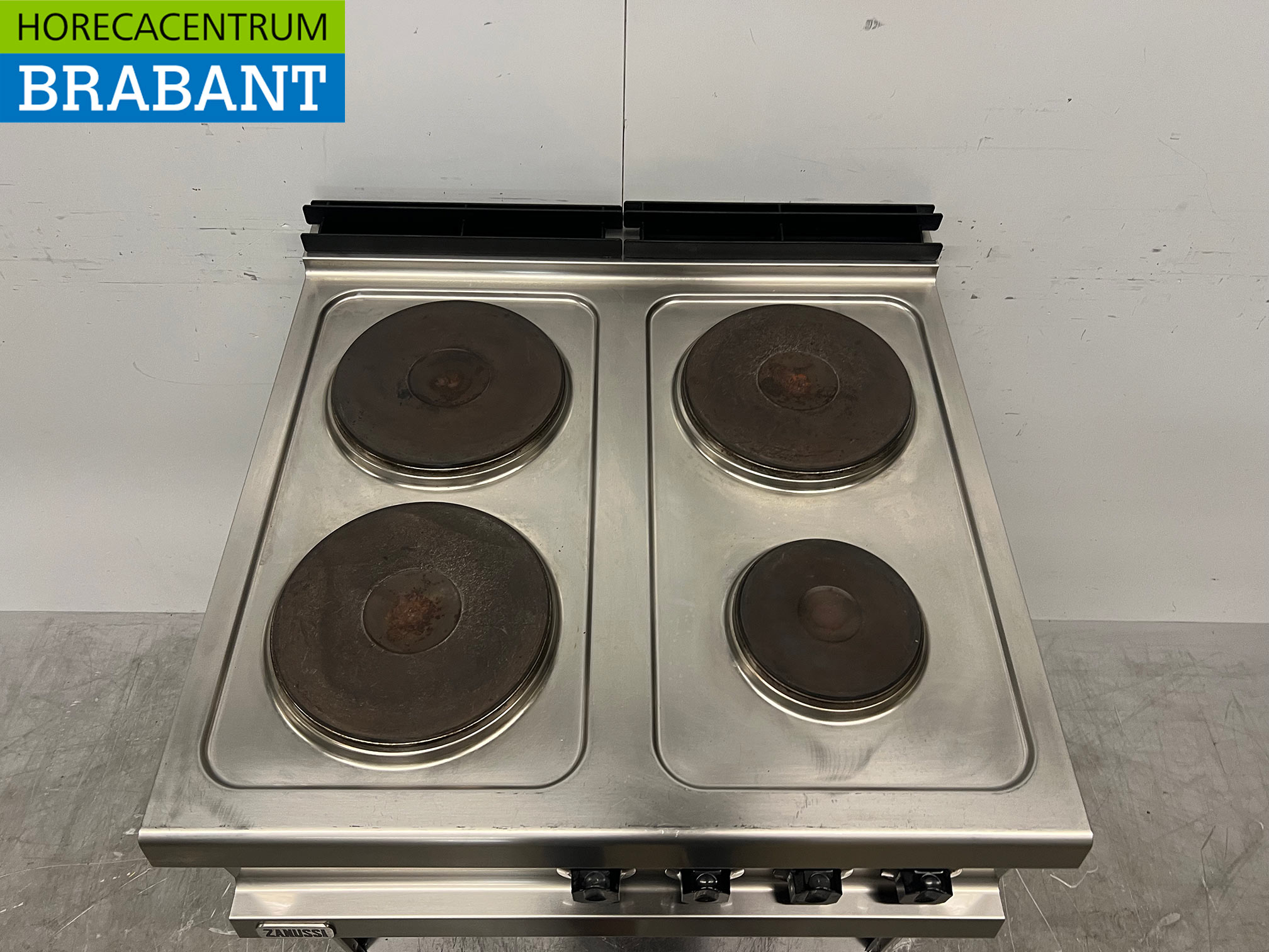 Cuisinière électrique Zanussi en acier inoxydable, 4 feux, 70 cm, 400 V, pour la restauration – Image 4