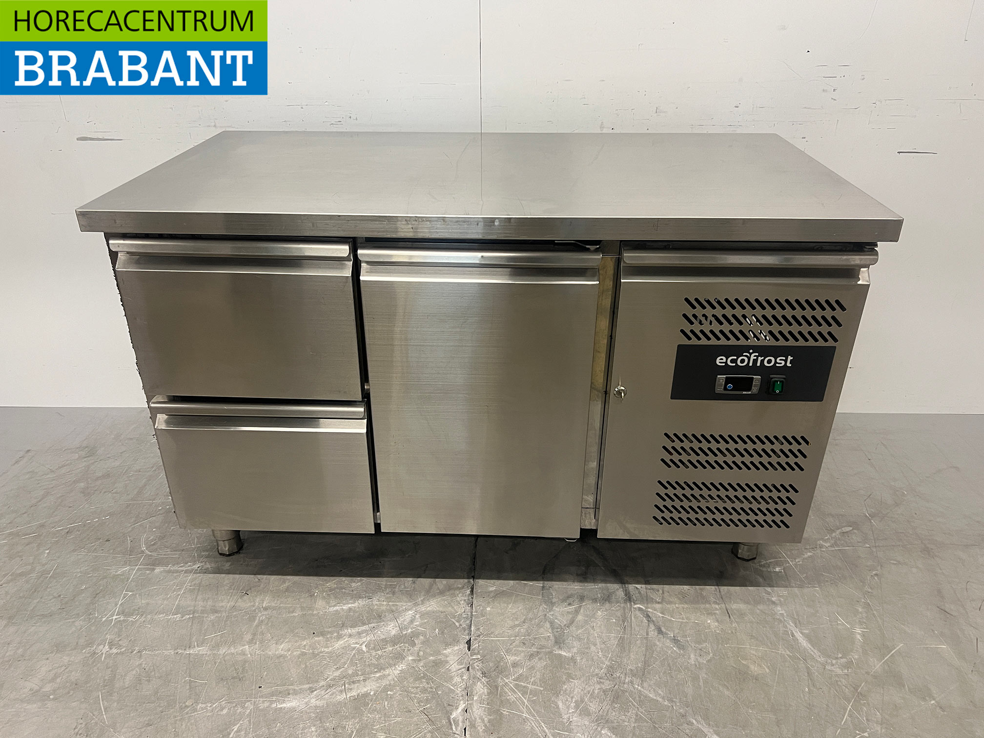Table de travail réfrigérée Ecofrost en acier inoxydable, 2 tiroirs et 2 portes, 136 cm, 230 V, pour la restauration