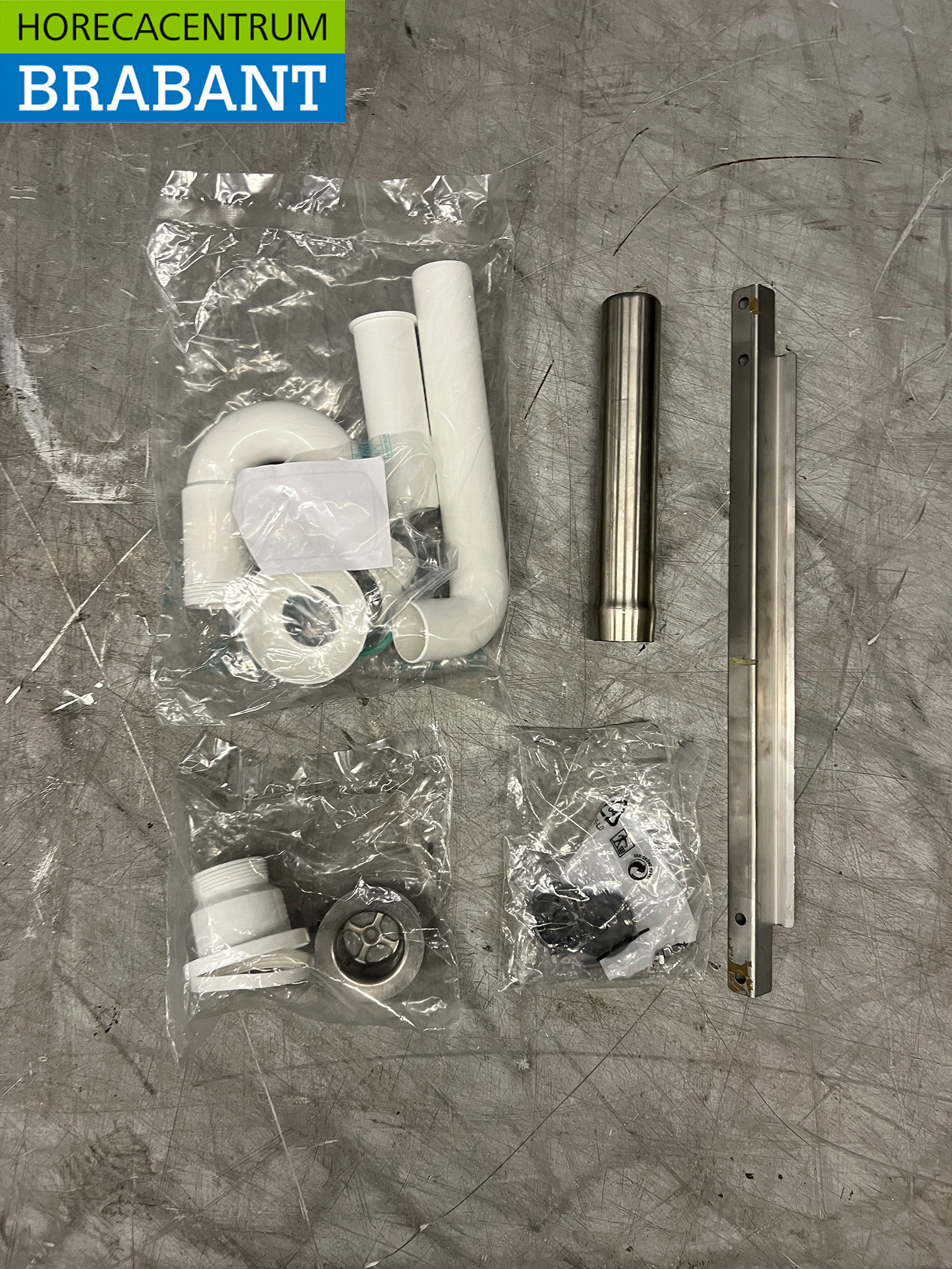 Table d'alimentation en acier inoxydable avec piètement, destinée à un lave-vaisselle à avancement continu de 180 cm, secteur de la restauration – Image 6