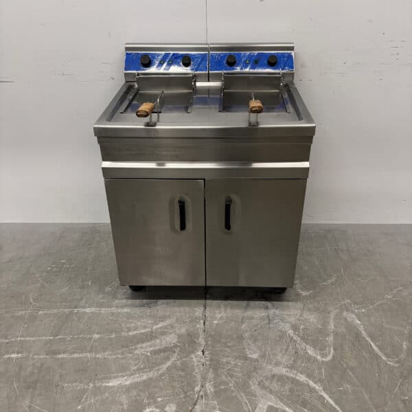 Friteuse double en acier inoxydable, 2 x 14 litres, 2 x 400 V, pour la restauration