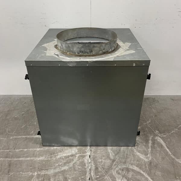 Moteur d'aspiration dans un caisson de 4 730 m³, 230 V, secteur de la restauration