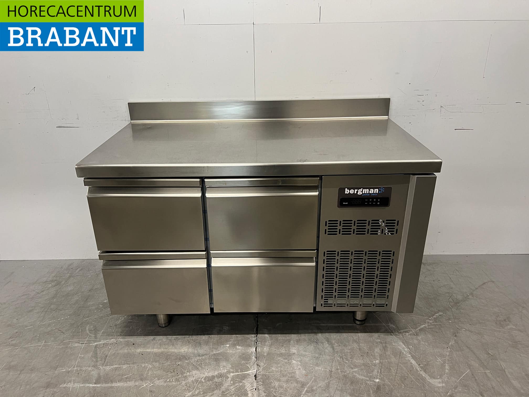 Établi de congélation Coreco Premium en acier inoxydable 4 tiroirs 1/1 gastronorm 134,5 cm Restauration