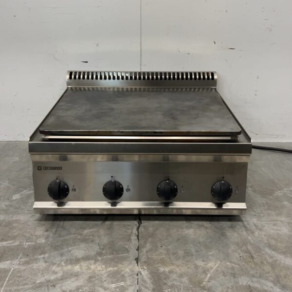 Plaque de cuisson en acier inoxydable Tecnoinox PP70E7, 400 V, 70 x 70 x 31 cm, restauration