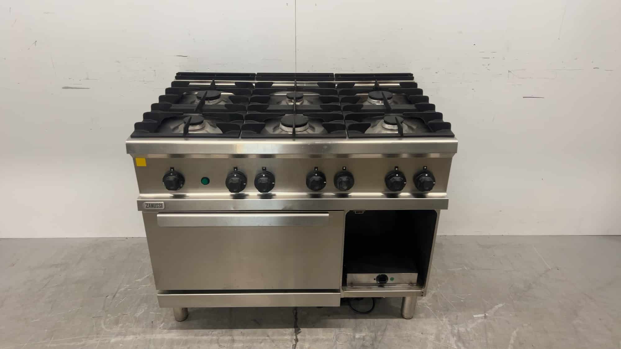 RVS Zanussi 6 Pits Gasfornuis met oven 3 x 2/1 GN Aardgas 105 x 70 x 88.5 cm Horeca