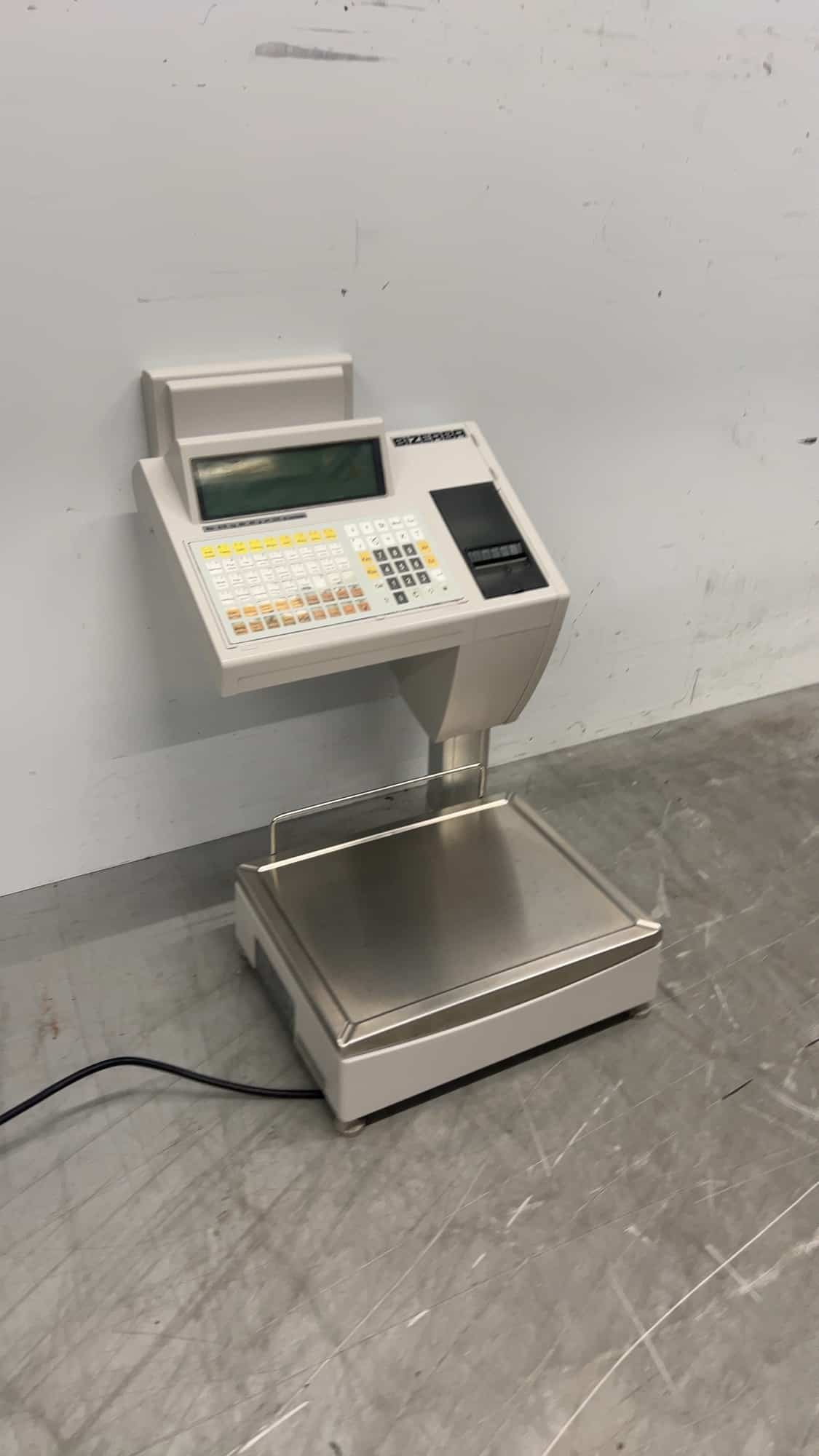 Balance Bizerba SCii 800, 230 V, 37 x 47 x 56 cm, secteur de la restauration