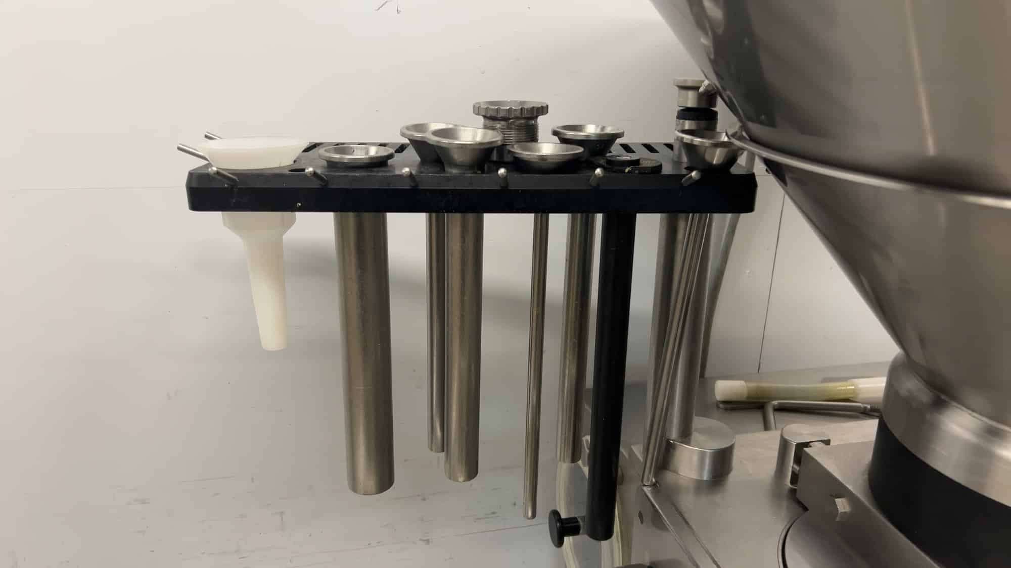 Hachoir Frey KONTI A50 en acier inoxydable, 80 litres, 3,4 kW, 230 V, 93 x 72 x 164 cm, restauration