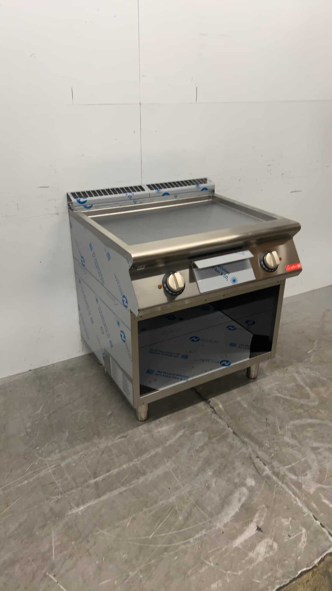 Plaque de cuisson en acier inoxydable Gastro M GM70/80 FTES, 10,8 kW, 400 V, pour la restauration