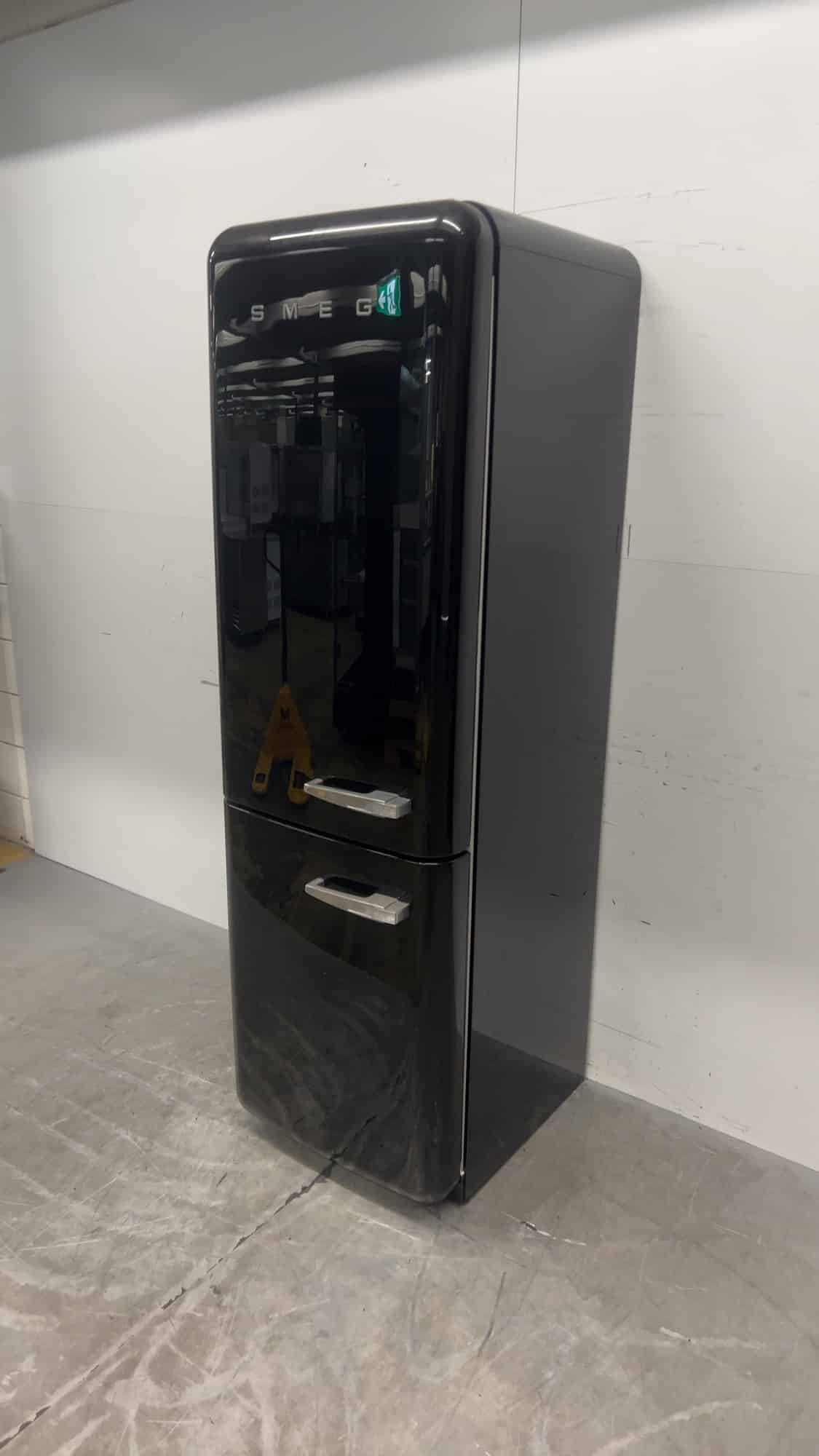 Smeg Koelvriescombinatie 234 liter 60 x 66 x 192 cm 230V Horeca